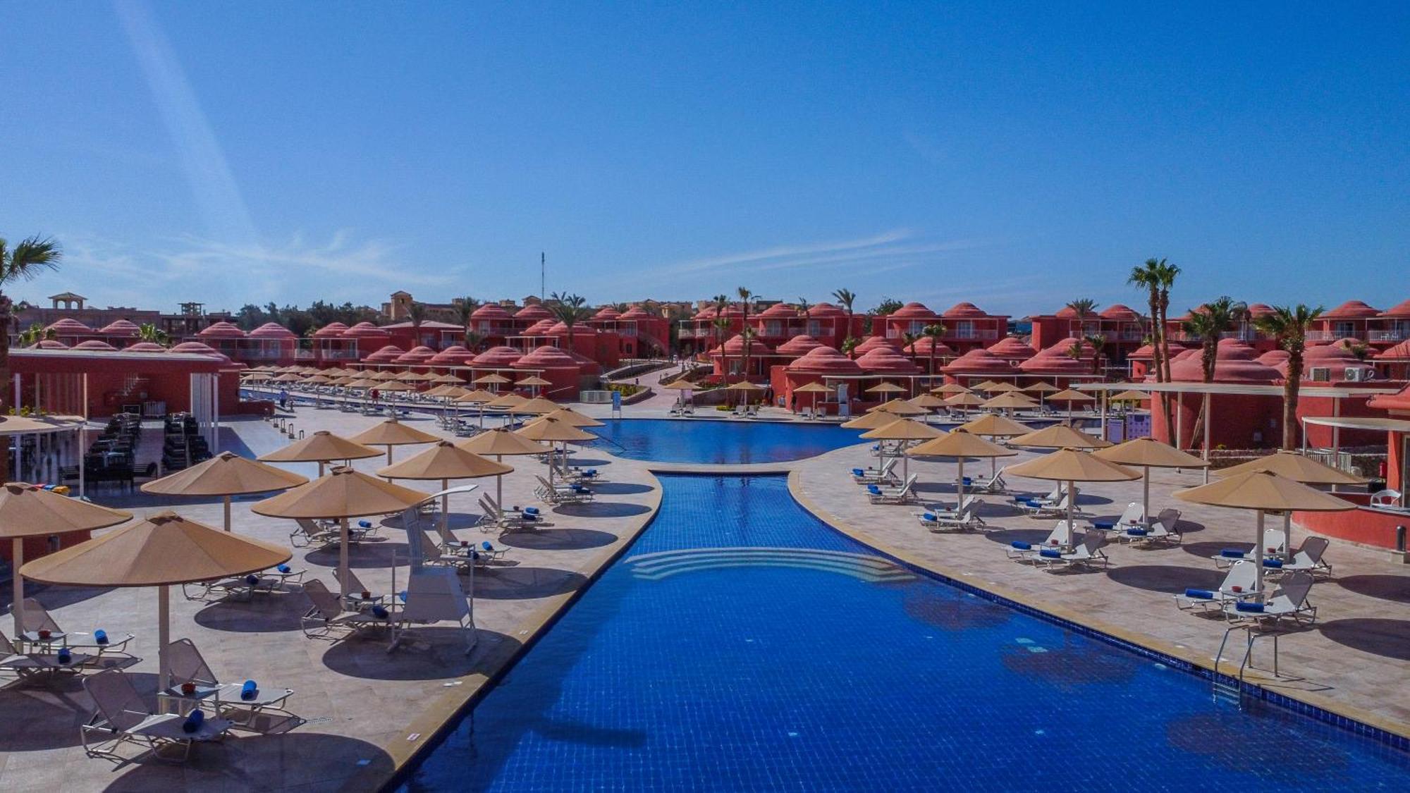 Pickalbatros Laguna Club Resort Sharm El Sheikh Exterior foto The swimming pool at the hotel